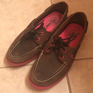 Brown leather Sperry shoes